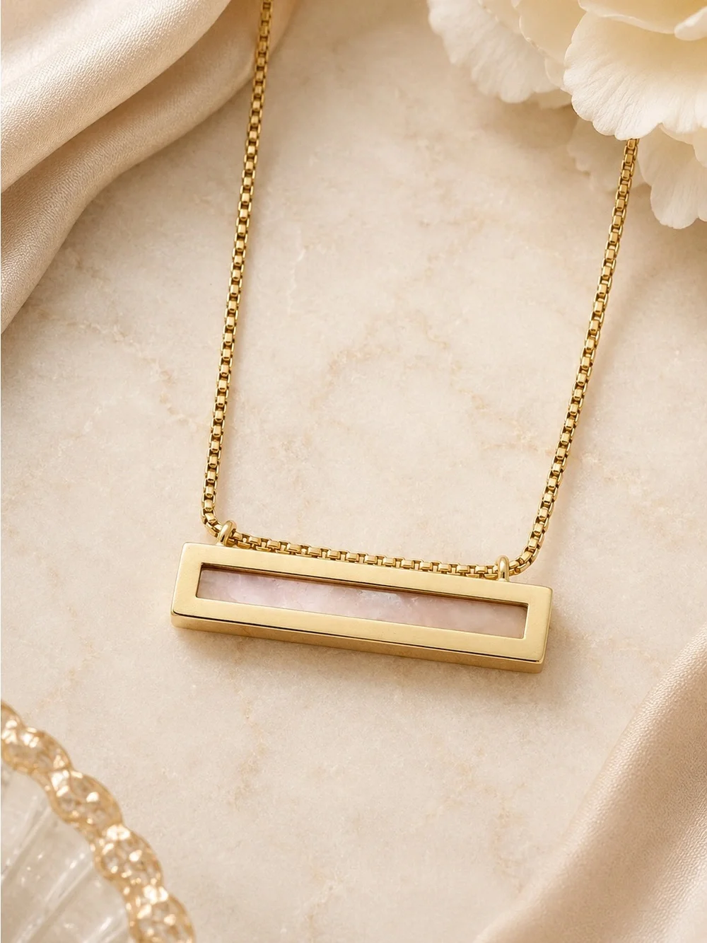 Kendra Scott Leanor Bar Pendant Necklace